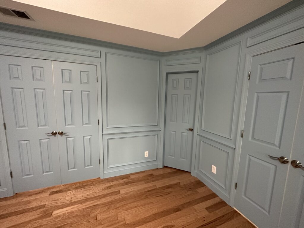 painter serving Pine Lake